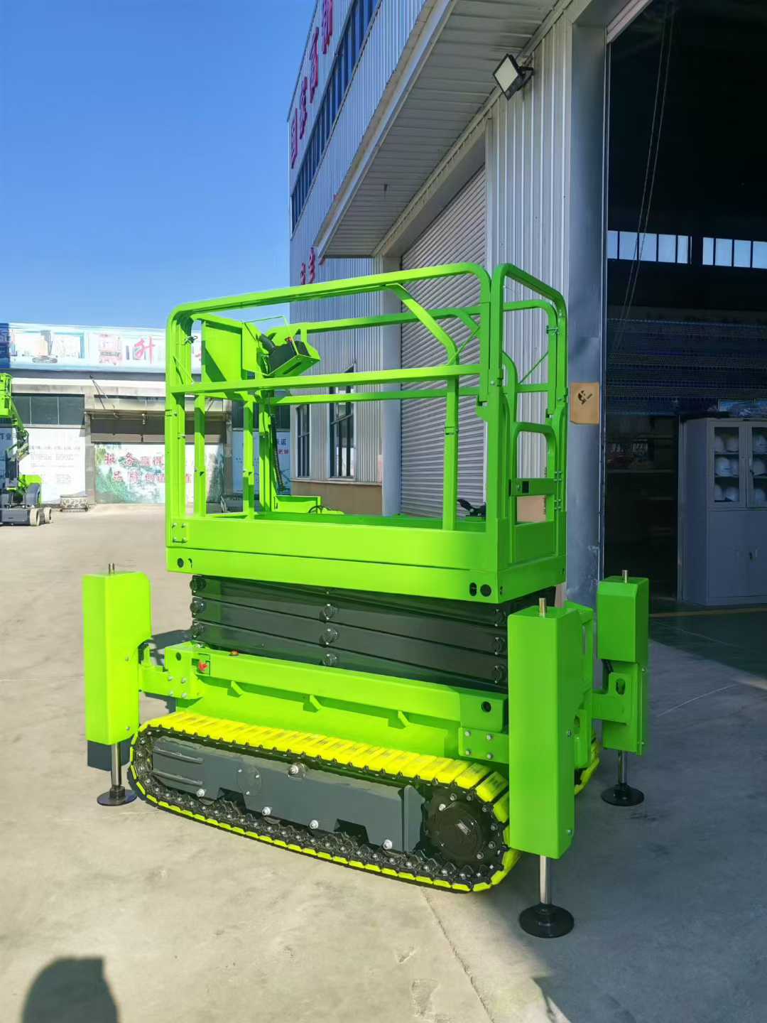 รถกระเช้าบูมแบบข้อต่อขนาดกะทัด - Compact Crawler Boom Lift บทวิจารณ์และราคา